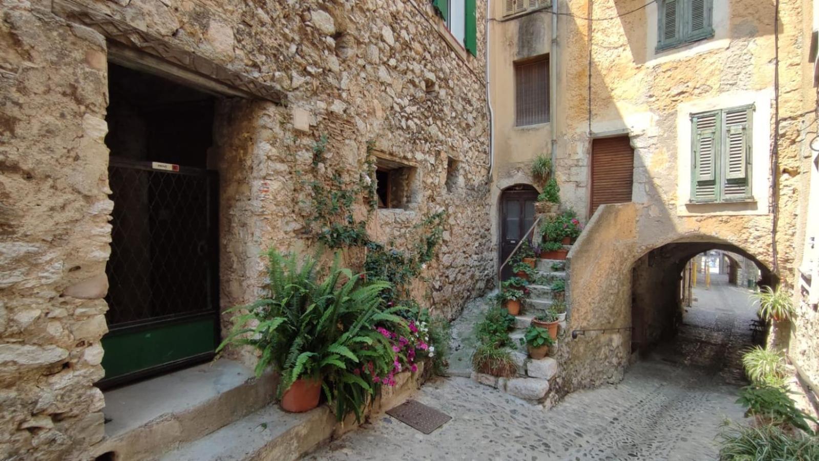 Charmant Appartement De Village Renove Gorbio Buitenkant foto